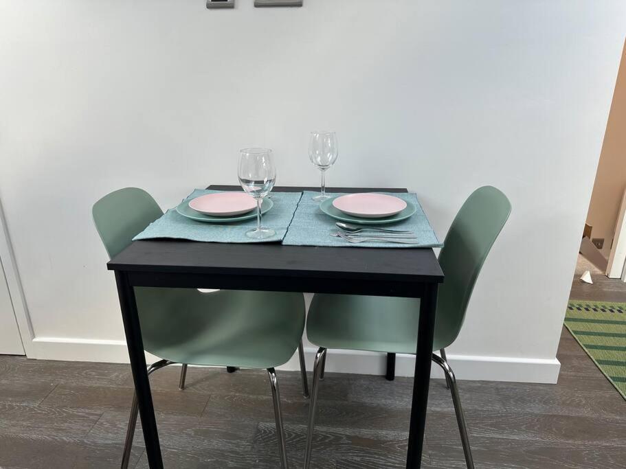 Lovely New Decor Studio - 4 The Southwell London Exterior photo